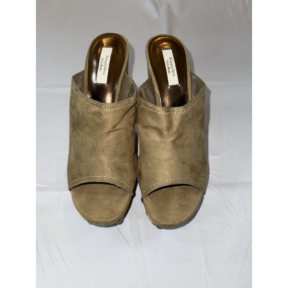 Simply Vera Vera Wang Women's Size 9.5M Arestan Brown Platform Studded Heels - Picture 1 of 7